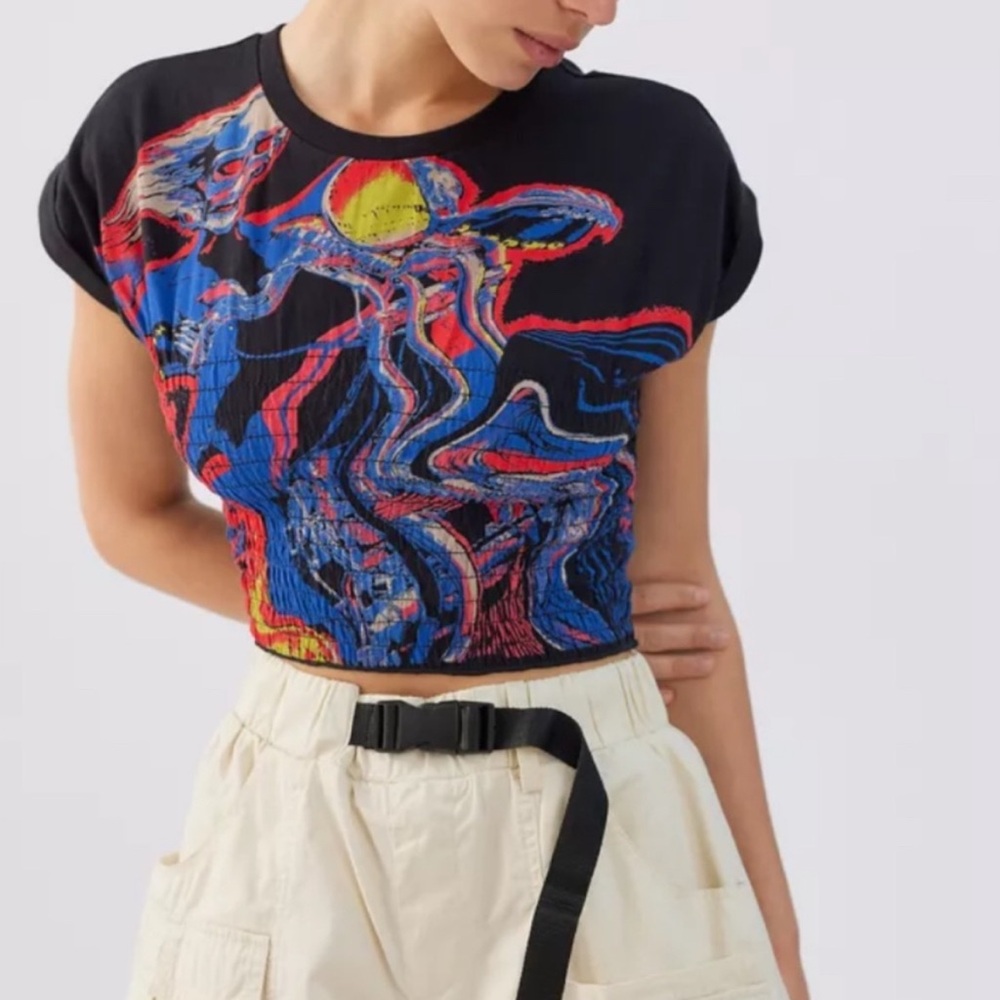 Cropped scrunched graphic tee